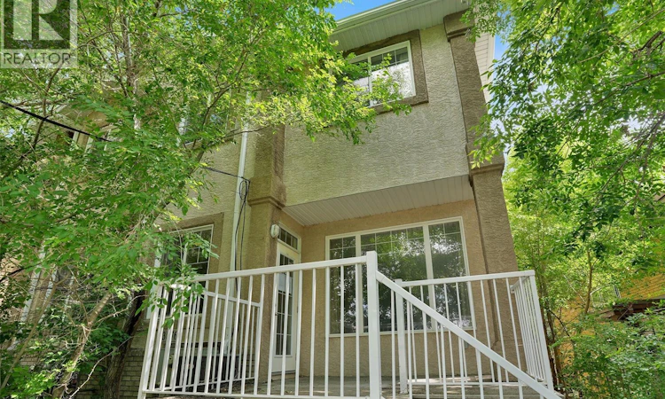 3876 Robinson Street