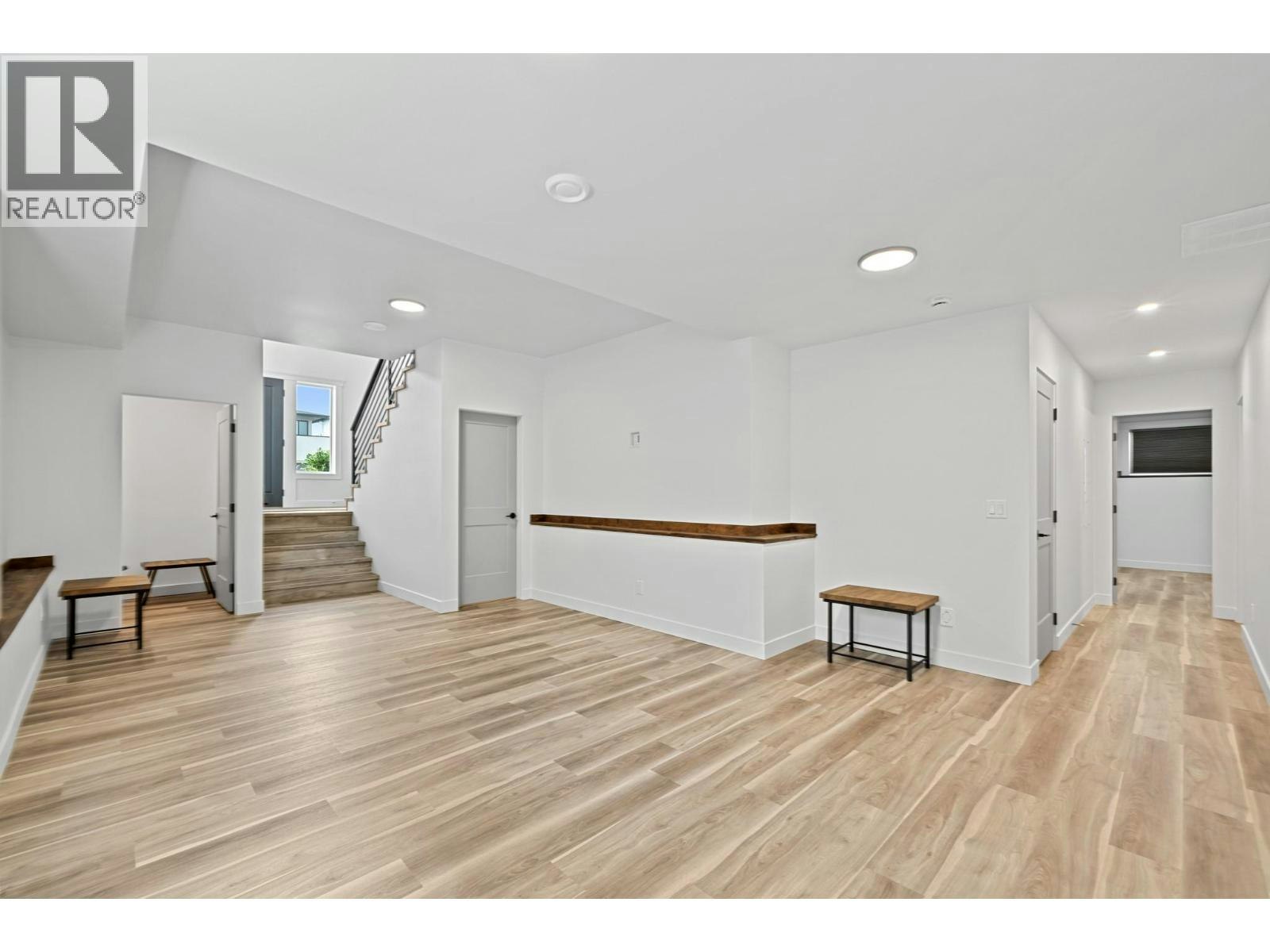 712 Lake Court, West Kelowna, BC, V1Z 0A3 - 26