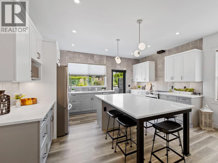 712 Lake Court, West Kelowna, BC, V1Z 0A3 - 6