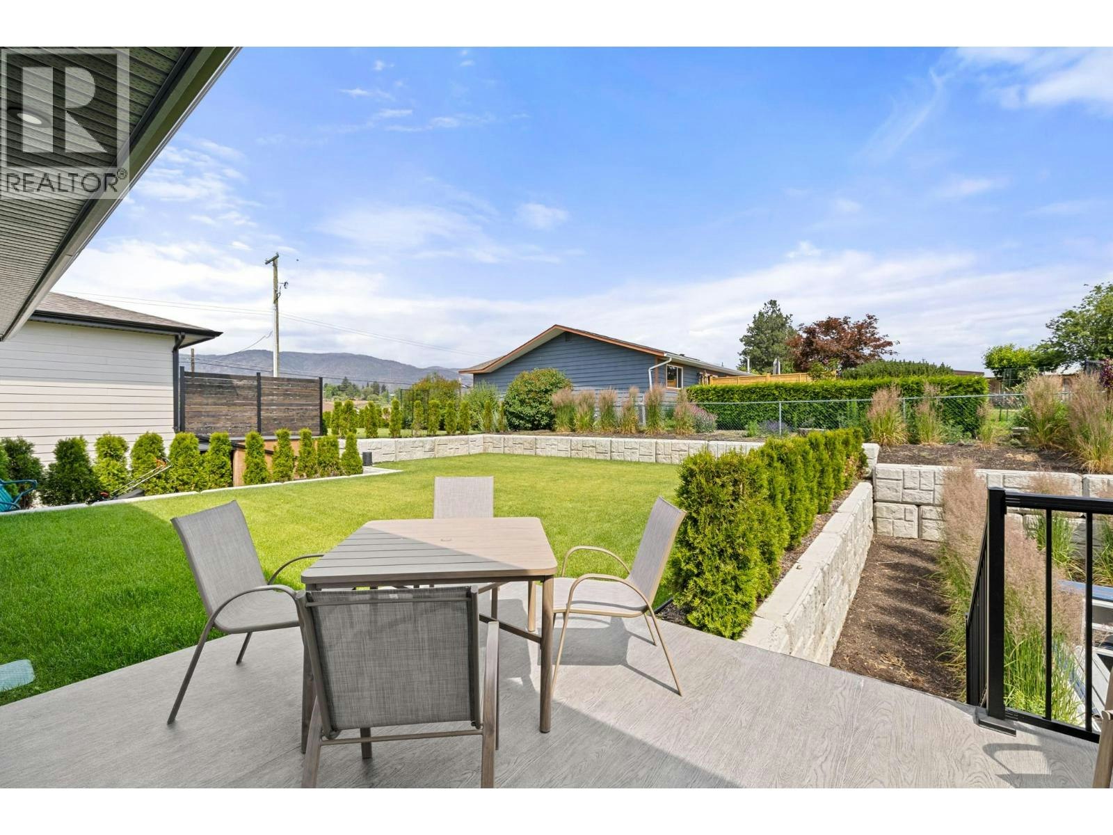 712 Lake Court, West Kelowna, BC, V1Z 0A3 - 23