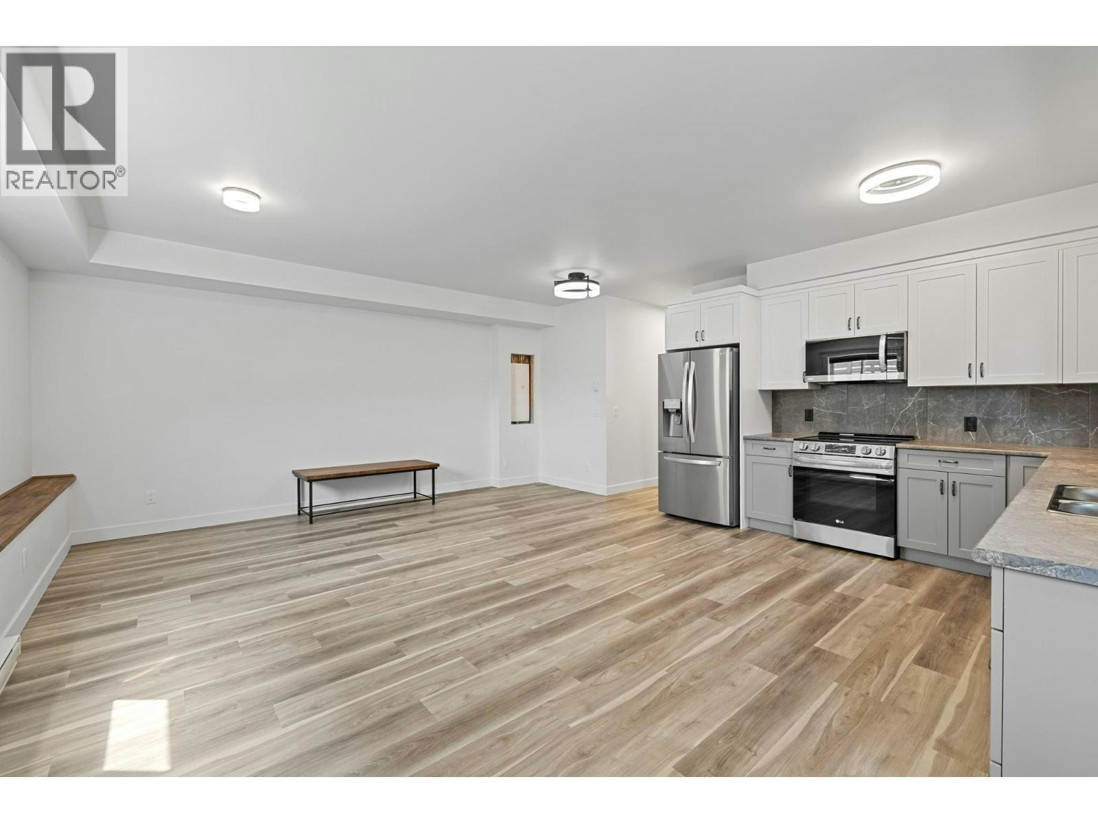 712 Lake Court, West Kelowna, BC, V1Z 0A3 - 35