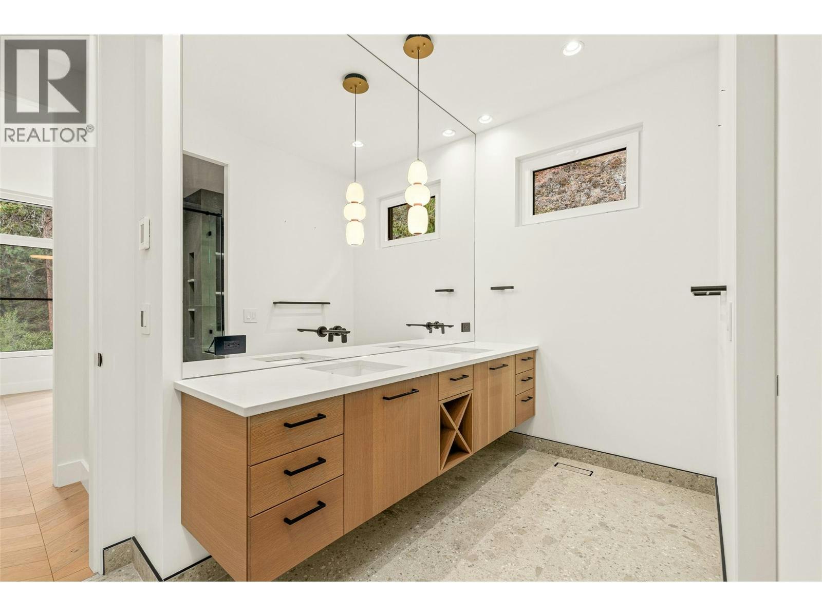 2843 Lakeridge Road, West Kelowna, BC, V1Z 1Y1 - 44