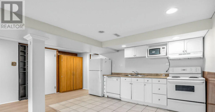 LOWER-51 Tisdale Avenue, Toronto, ON, M4A 1Y6 - 4