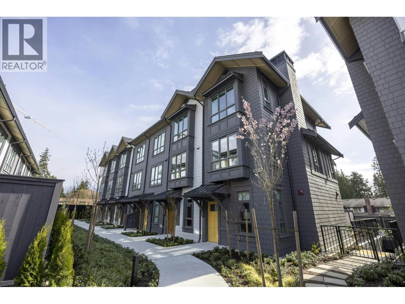 102-2322 Emery Court, North Vancouver, BC, V7J 0G3
