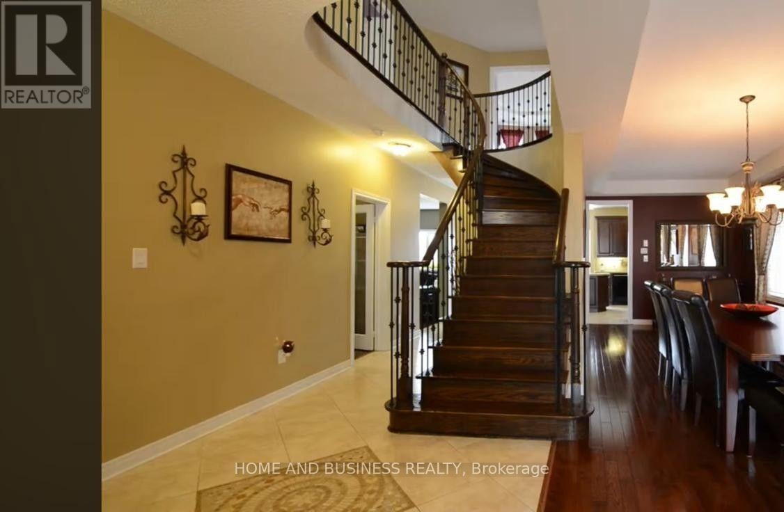 3285 Paul Henderson Drive, Mississauga, ON, L5M 0H5 - 3