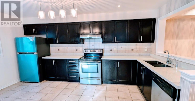 3883 Manatee Way (Main Way, Mississauga, ON, L5M 6P7 - 9