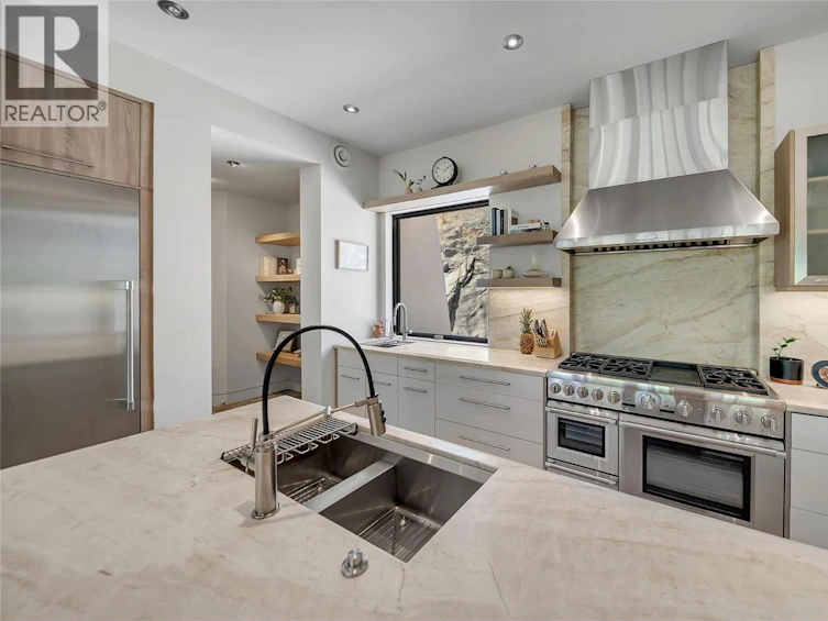 732 Highpointe Place, Kelowna, BC, V1V 2Y3 - 6