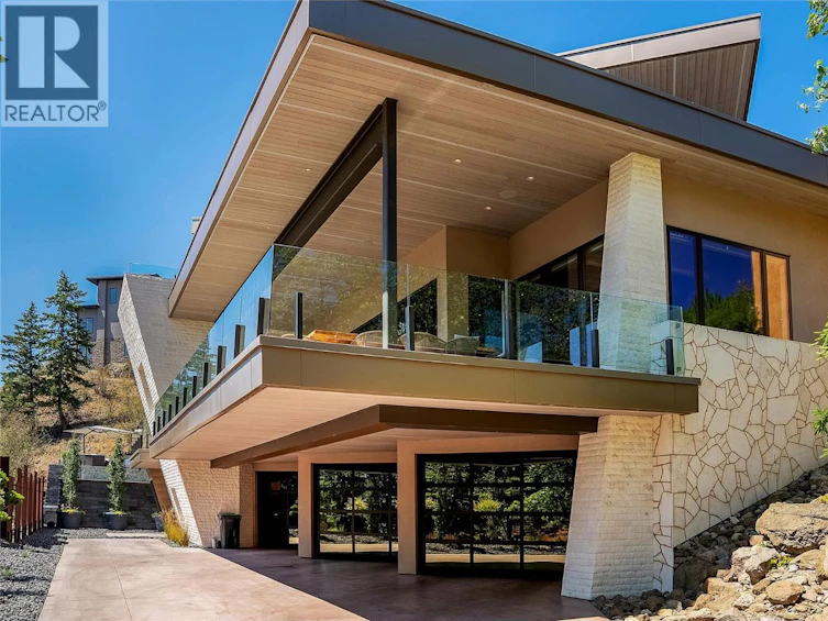 732 Highpointe Place, Kelowna, BC, V1V 2Y3 - 3
