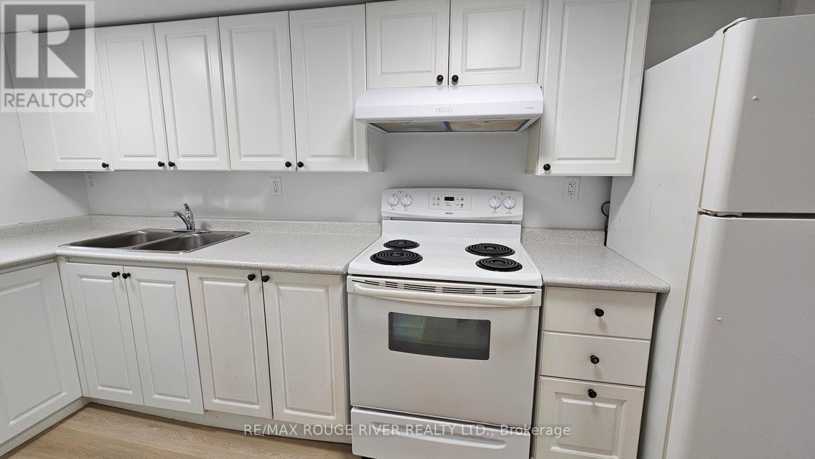 332 Rosedale Drive, Whitby, ON, L1N 1Z3 - 8