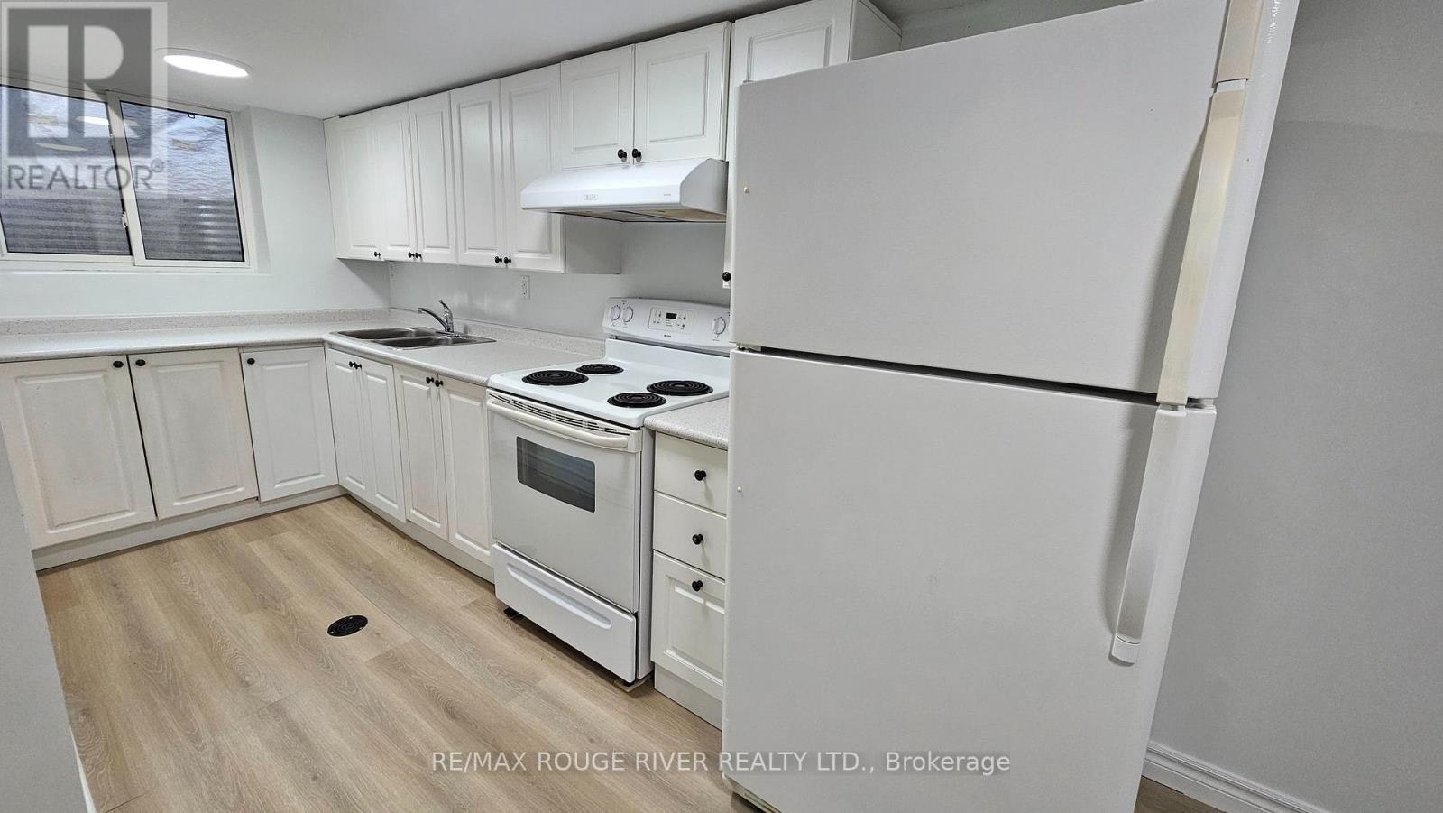 332 Rosedale Drive, Whitby, ON, L1N 1Z3 - 7