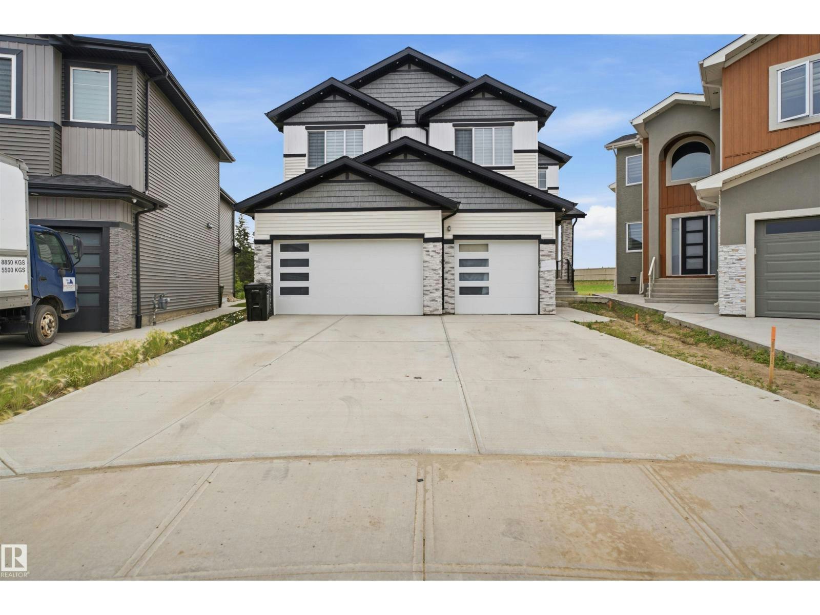 304 33 Avenue NW, Edmonton, AB, T6T 2V8