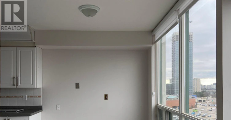 908-110 Promenade Circle, Vaughan, ON, L4J 7W8 - 11