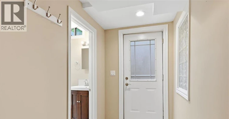 Lower-15 Pelham Drive, Hamilton, ON, L9K 1L4 - 3