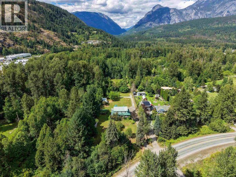 1985 99 Highway, Pemberton, BC, V0N 2K0 - 38