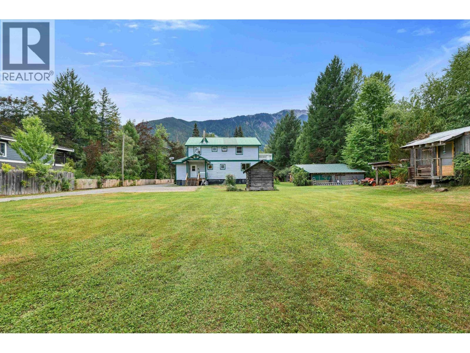 1985 99 Highway, Pemberton, BC, V0N 2K0 - 32