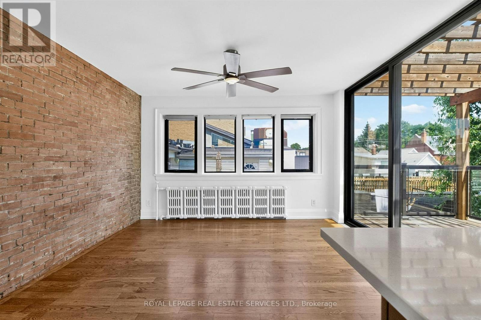 UPPER 2ND/3RD-27 St Johns Road, Toronto, ON, M6P 1T7 - 11