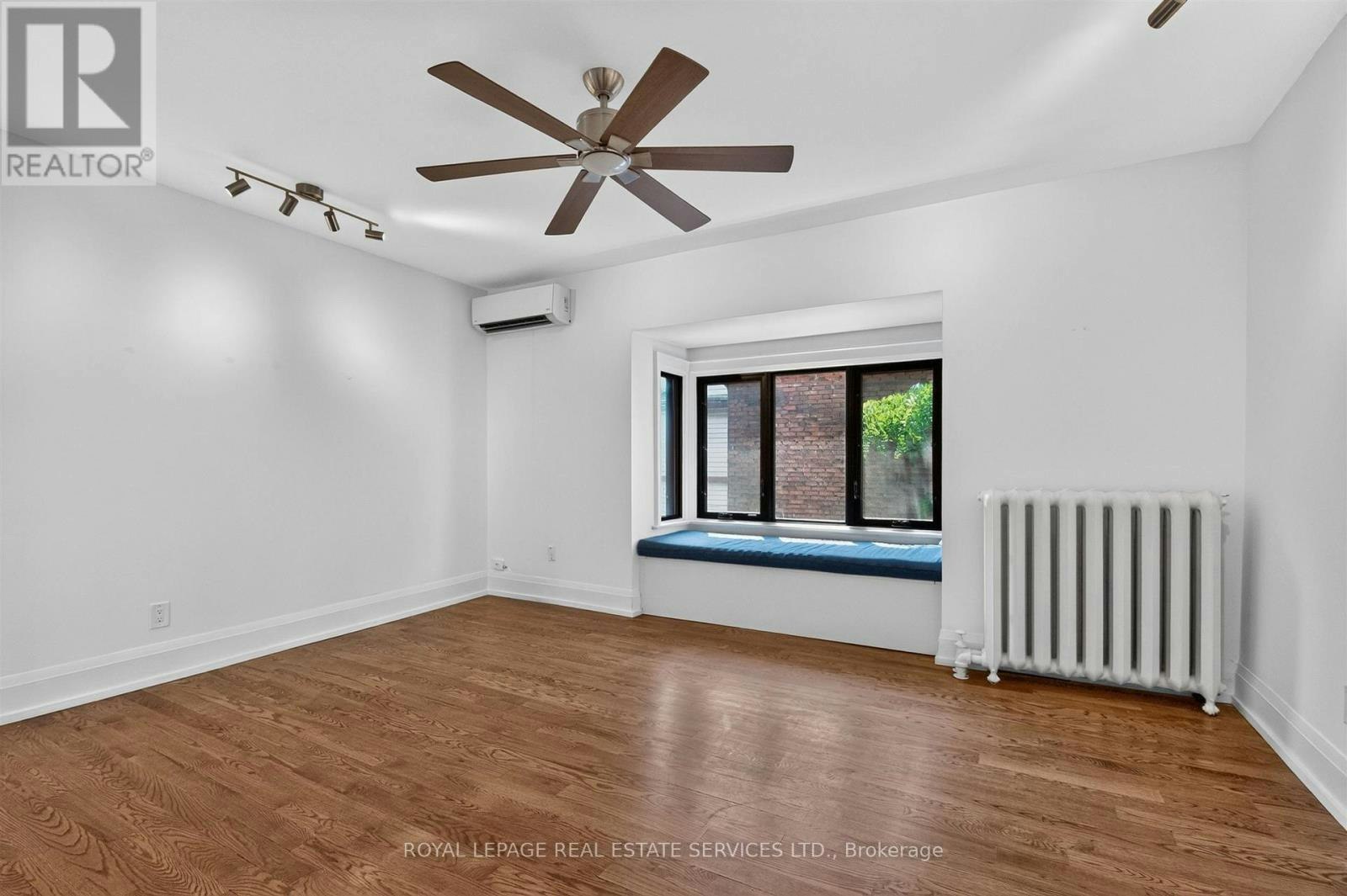 UPPER 2ND/3RD-27 St Johns Road, Toronto, ON, M6P 1T7 - 4
