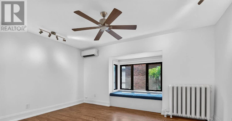 UPPER 2ND/3RD-27 St Johns Road, Toronto, ON, M6P 1T7 - 4