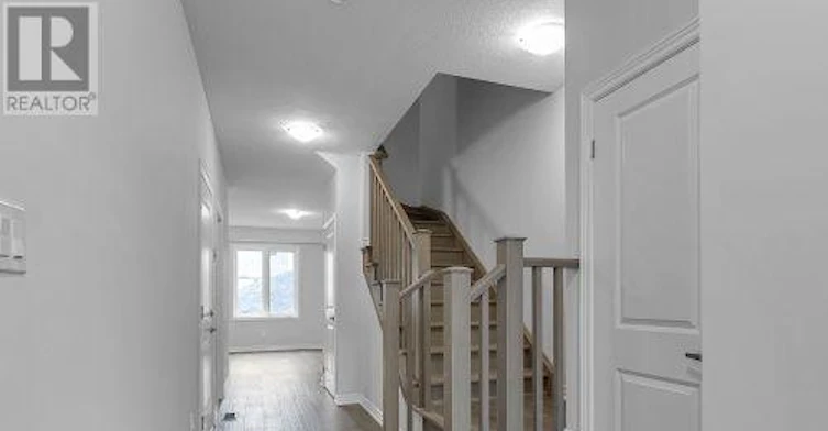 32 Vickers Road, Hamilton, ON, L9A 1Y1 - 5