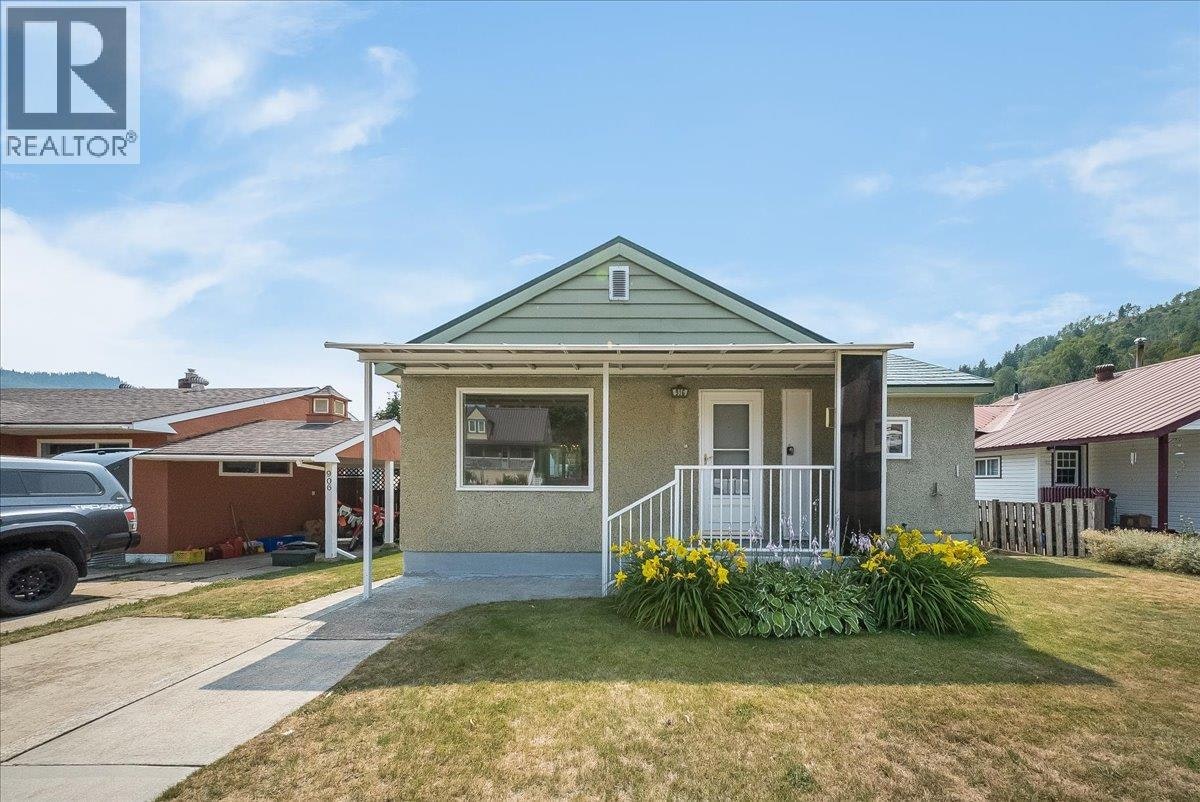 916 Thackeray Street, Warfield, BC, V1R 2C2