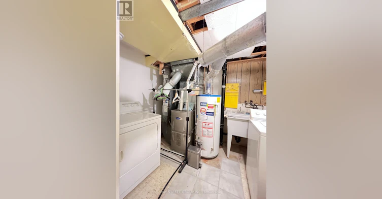 51 Ladner Drive, Toronto, ON, M2J 3Z9 - 4