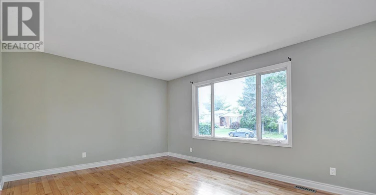 397 Phoenix Crescent, Ottawa, ON, K1E 1V6 - 9