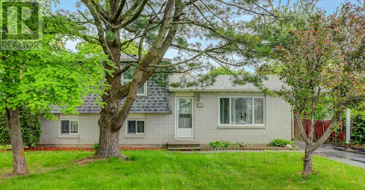 397 Phoenix Crescent, Ottawa, ON, K1E 1V6 - 2