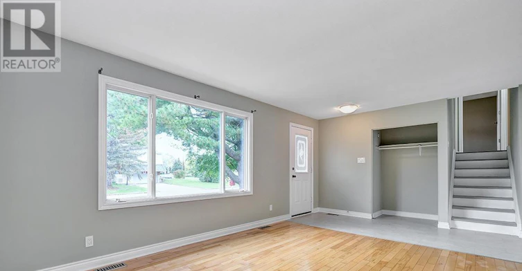 397 Phoenix Crescent, Ottawa, ON, K1E 1V6 - 7