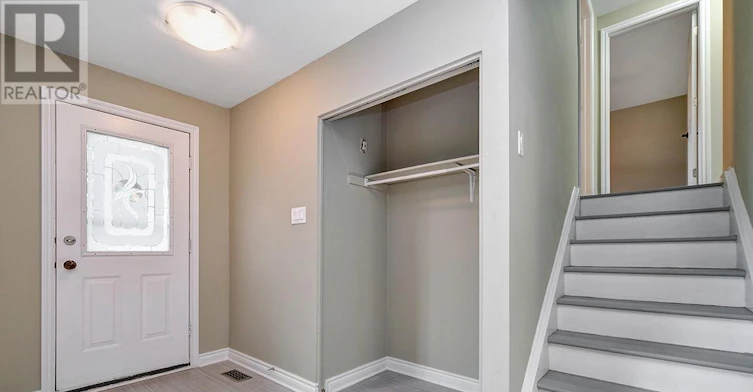397 Phoenix Crescent, Ottawa, ON, K1E 1V6 - 4