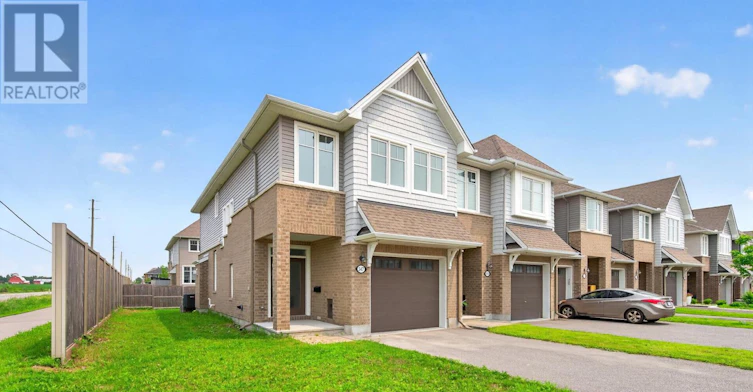 547 Muskari Street, Ottawa, ON, K1T 0S3 - 2
