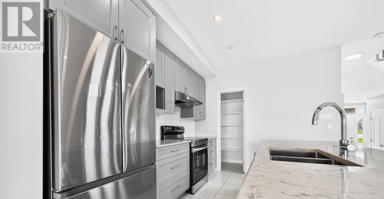 547 Muskari Street, Ottawa, ON, K1T 0S3 - 13
