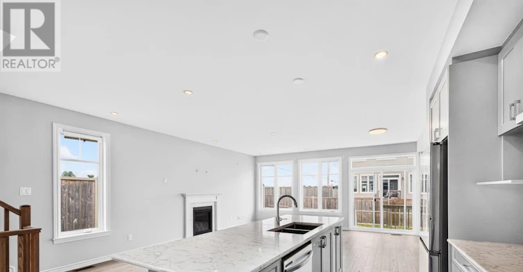 547 Muskari Street, Ottawa, ON, K1T 0S3 - 17