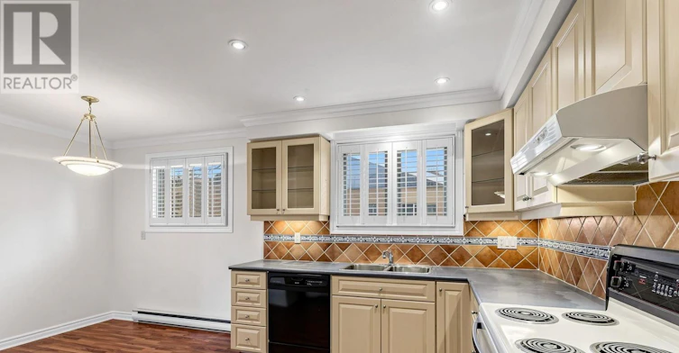 150 Angus Drive, Toronto, ON, M2J 2X1 - 9