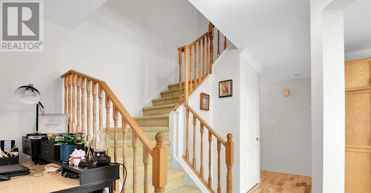 79 Hunters Glen Crescent, Ottawa, ON, K1T 3R1 - 4