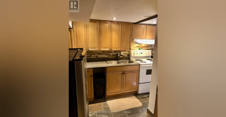 372 Victoria Park Avenue, Toronto, ON, M4E 3S8 - 4