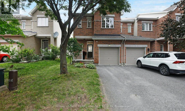 306 Waymark Crescent