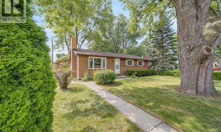 2979 Orion Crescent