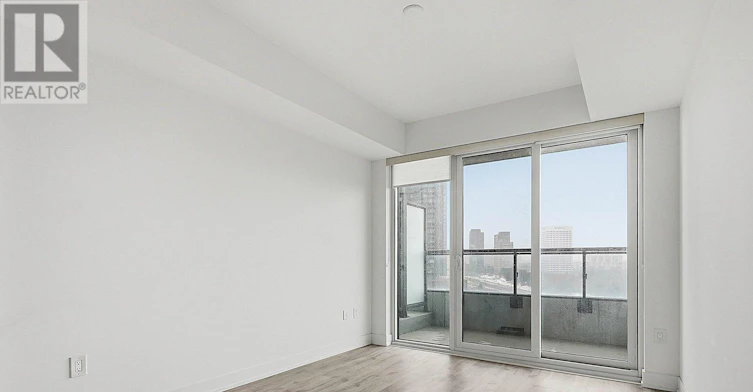 912-30 Inn ON The Park Drive, Toronto, ON, M3C 0P7 - 7