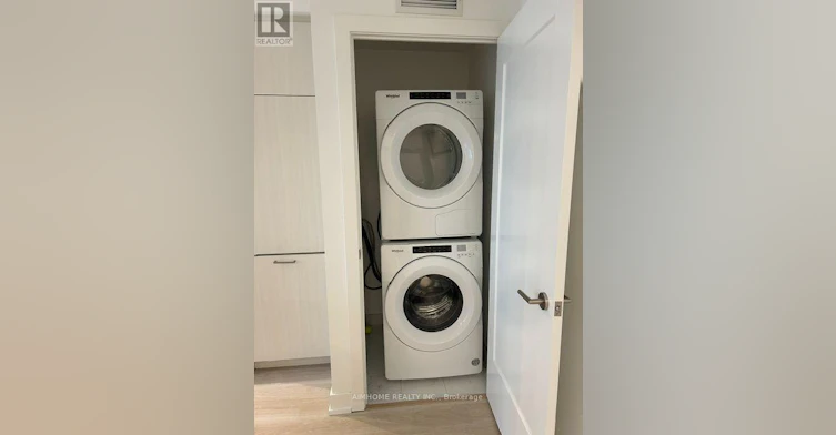 912-30 Inn ON The Park Drive, Toronto, ON, M3C 0P7 - 12