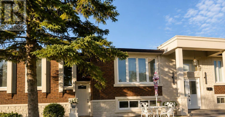 164 Jules Avenue, Vaughan, ON, L4L 1Y3