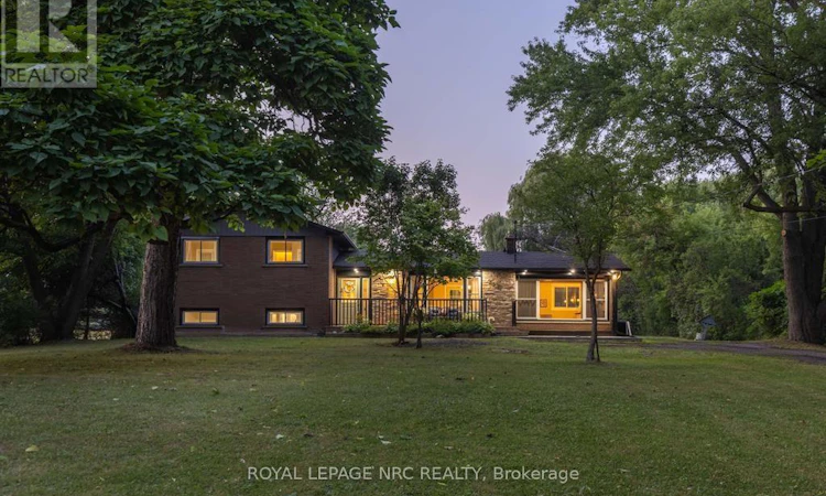2432 Port Robinson Road
