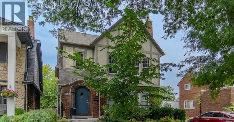 Upper-1652 Victoria Avenue, Windsor, ON, N8X 1P7