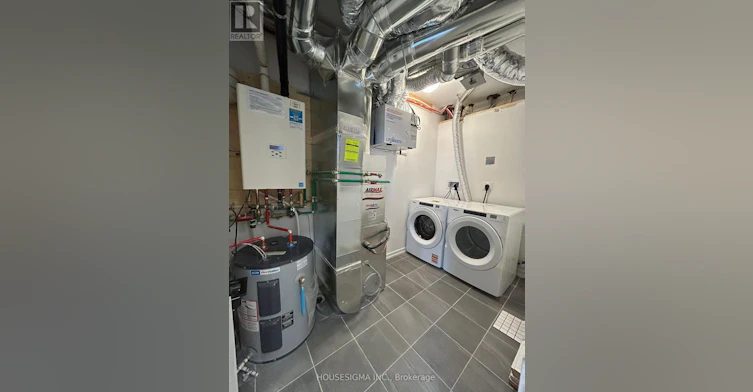 1-16 Lytham Green Circ Circle, Newmarket, ON, L3Y 0H3 - 5