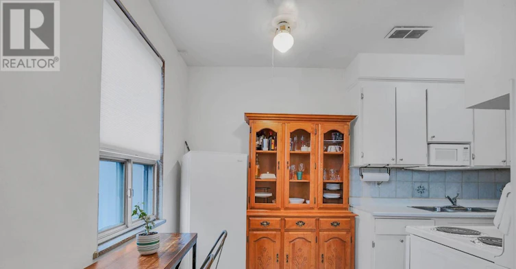 5-4 Hartham Place, Toronto, ON, M3K 1P3 - 9