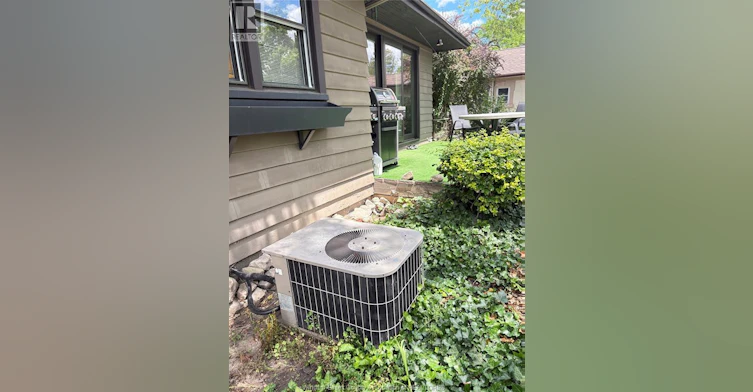 2437 Riverside Drive West, Windsor, ON, N9B 1B2 - 24