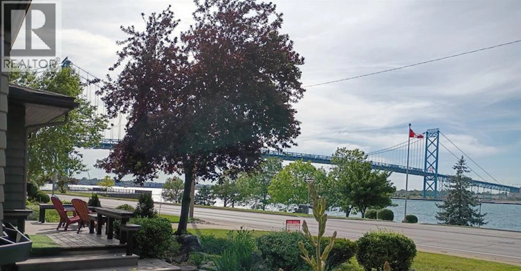 2437 Riverside Drive West, Windsor, ON, N9B 1B2 - 4
