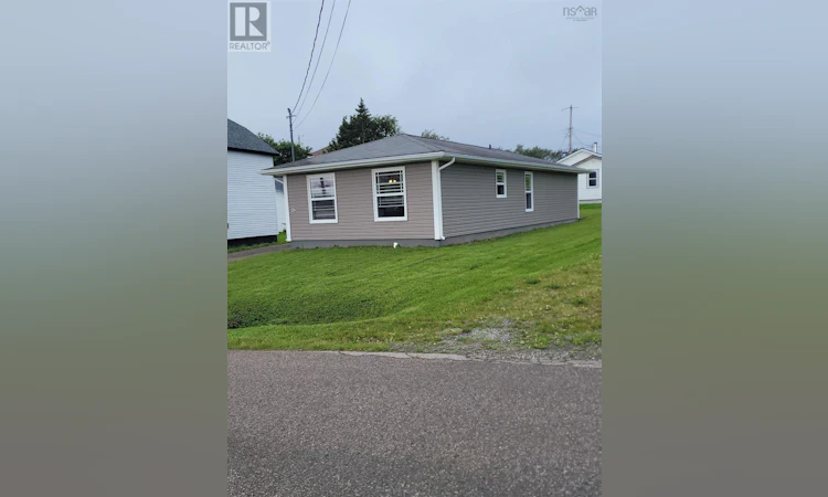 28 Pleasant Street