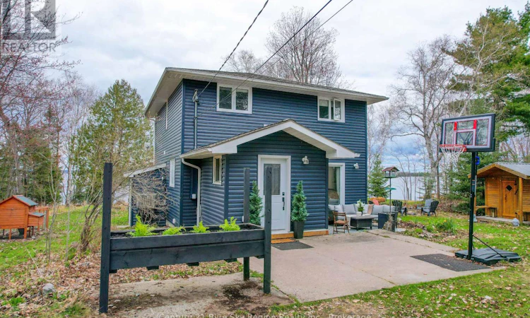64 Ninovan Road E