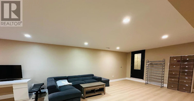 118 Fairglen Avenue, Toronto, ON, M1W 1A7 - 9