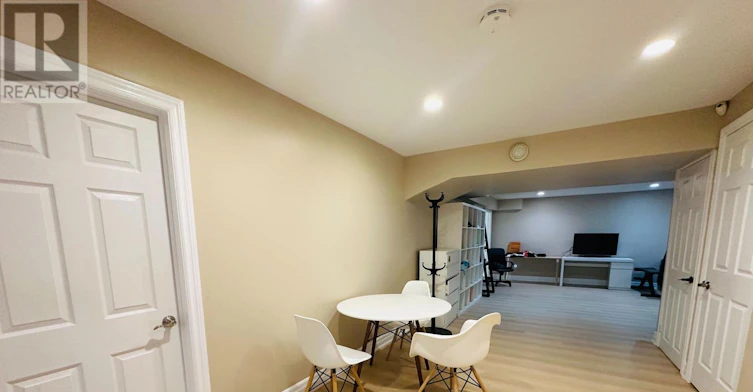 118 Fairglen Avenue, Toronto, ON, M1W 1A7 - 16